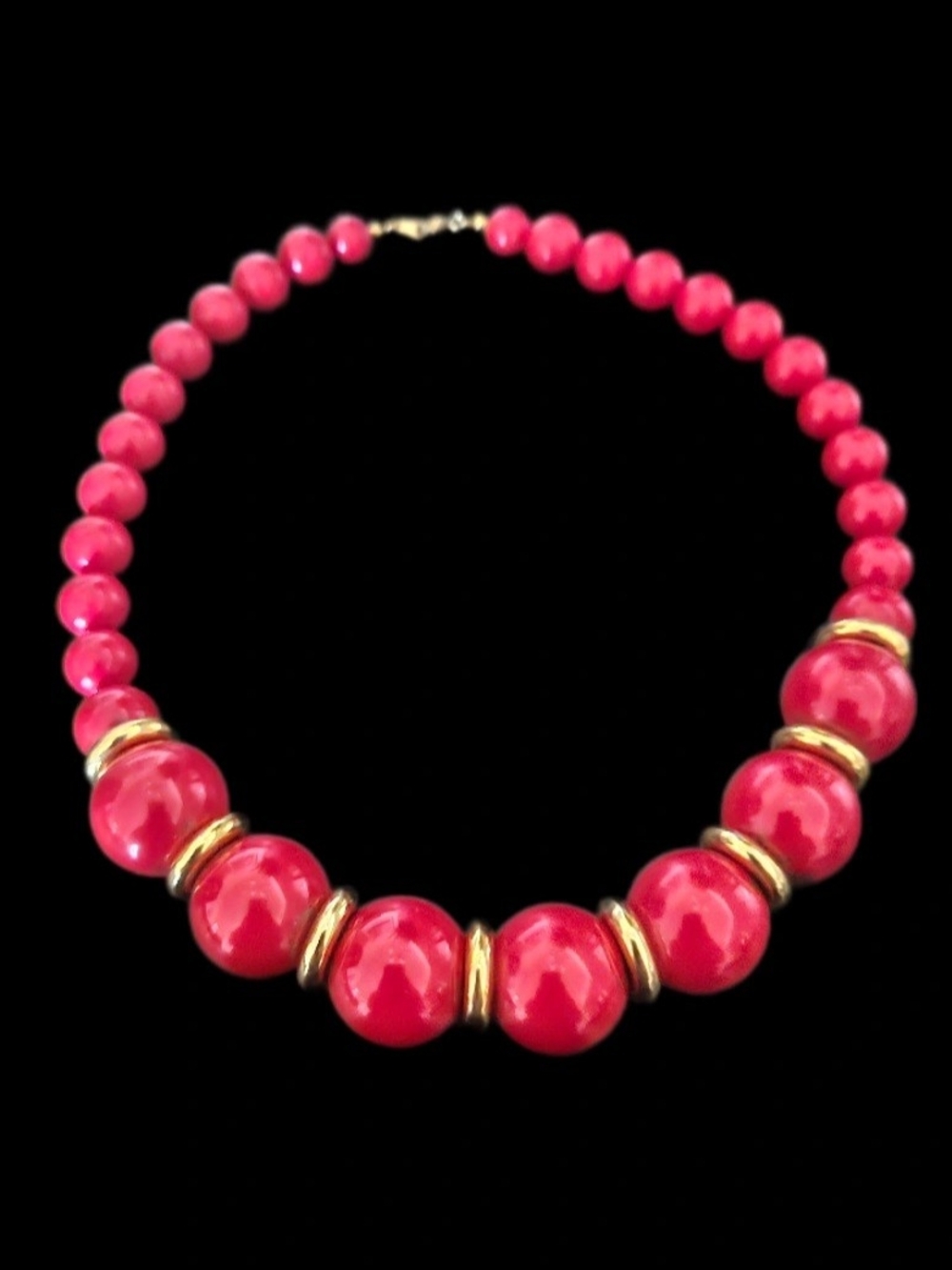 Vtg 1980s Chunky Red Bead Collar Necklace Gold Tone Spacers Unsigned 18"